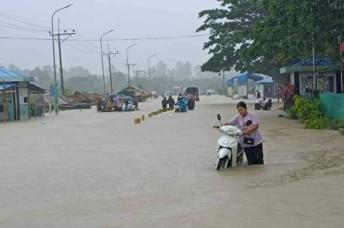 ပဲခူးမြို့၌ အောက်တိုဘာလ ၈ရက်က ရေကြီးနစ်မြုပ်ခဲ့စဉ်