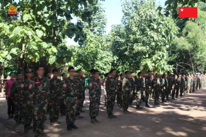 လက်နက်တပ်ဆင်မှုသင်တန်းဆင်းပွဲတွင်တွေ့ရသည့် ပြည်သူ့ကာကွယ်ရေးတပ်မတော်သားများ (Photo: MOD-NUG)