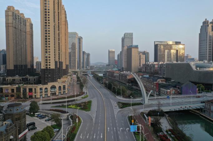 This aerial photo taken on March 10, 2020 shows an empty street in Wuhan in China's central Hubei province. Photo: AFP