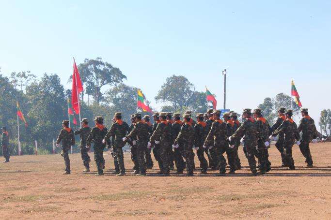 ရှမ်းအမျိုးသားနေ့ စစ်ရေးပြအခမ်းအနားတစ်ခုကို ၂၀၁၃ခုနှစ်က ရှမ်းတပ်မတော် ဌာနချုပ် လွယ်တိုင်းလျန်းတွင် တွေ့ရစဉ်။ (ဓာတ်ပုံ-သိင်္ဂီထွန်း)