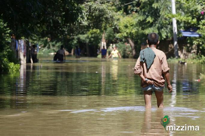 မန္တလေးမြို့ ရေကြီးနေမှုအားတွေ့ရစဉ်။ ဓာတ်ပုံ-ဘိုဘို