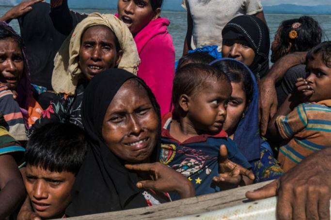 ဓာတ်ပုံ - ဘင်္ဂလားဒေ့ရှ့်နိုင်ငံသို့ ထွက်ပြေးလာကြသည့် ရခိုင်မြောက်ပိုင်းက ဘင်္ဂါလီများ (UNHCR/Adam Dean)