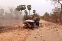 ပုံအညွှန်း - မြိုင်မြို့နယ် တနေရာတွင် တိုက်ခိုက်ခံရသော စစ်ကောင်စီ ရိက္ခာတင်ကား(ပုံဟာင်း) (Photo - mygtroopnews)