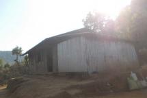  ပိန်းပြစ်အောက်ကျေးရွာနေ ဦလူမောင် နှင့် ဒေါ်ညိုရီတို့၏ နေအိမ် (ဓာတ်ပုံ- ဆုဆုရှိ)