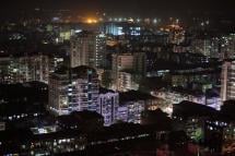 ရန်ကုန်မြို့ရှိ အဆောက်အဦများအား ညပိုင်းတွင် မြင်တွေ့ရစဉ်(ဓာတ်ပုံ- ဟောင်ဆာ(ရာမည)/မဇ္ဈိမ)