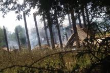 ပုံအညွှန်း- ပျက်စီးသွားသည့်နေအိမ်များ (ဓါတ်ပုံ - ဂန်ဂေါမြို့နယ် ပြည်သူ့ကာကွယ်ရေးတပ်ဖွဲ့)