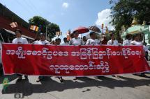 ဗုဒ္ဓဘာသာ အမျိုးသမီးများ လက်ထက်ထိမ်းမြားခြင်း ဥပဒေအပါအဝင် မျိုးစောင့်ဥပဒေလေးခုကို အမြန်ပြဋ္ဌာန်းရေးအတွက် ၂၀၁၄ အောက်တိုဘာက ရန်ကုန်မြို့တွင် ဆန္ဒထုတ်ဖော်စဉ်။ (ဓာတ်ပုံ - မဇ္ဈိမ)